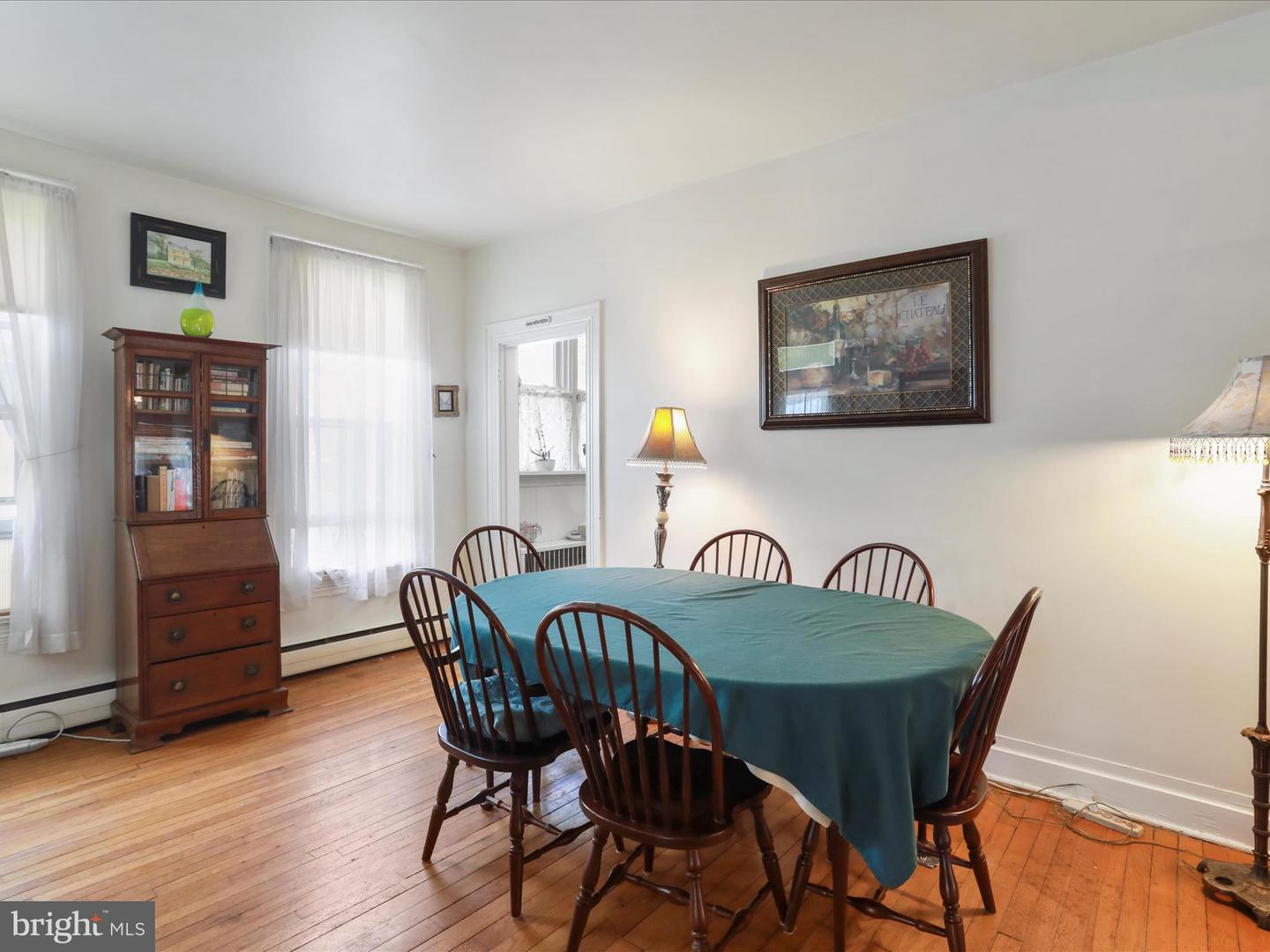 214 CENTER ST, EDINBURG, Virginia 22824, 4 Bedrooms Bedrooms, ,1 BathroomBathrooms,Residential,For sale,214 CENTER ST,VASH2011414 MLS # VASH2011414