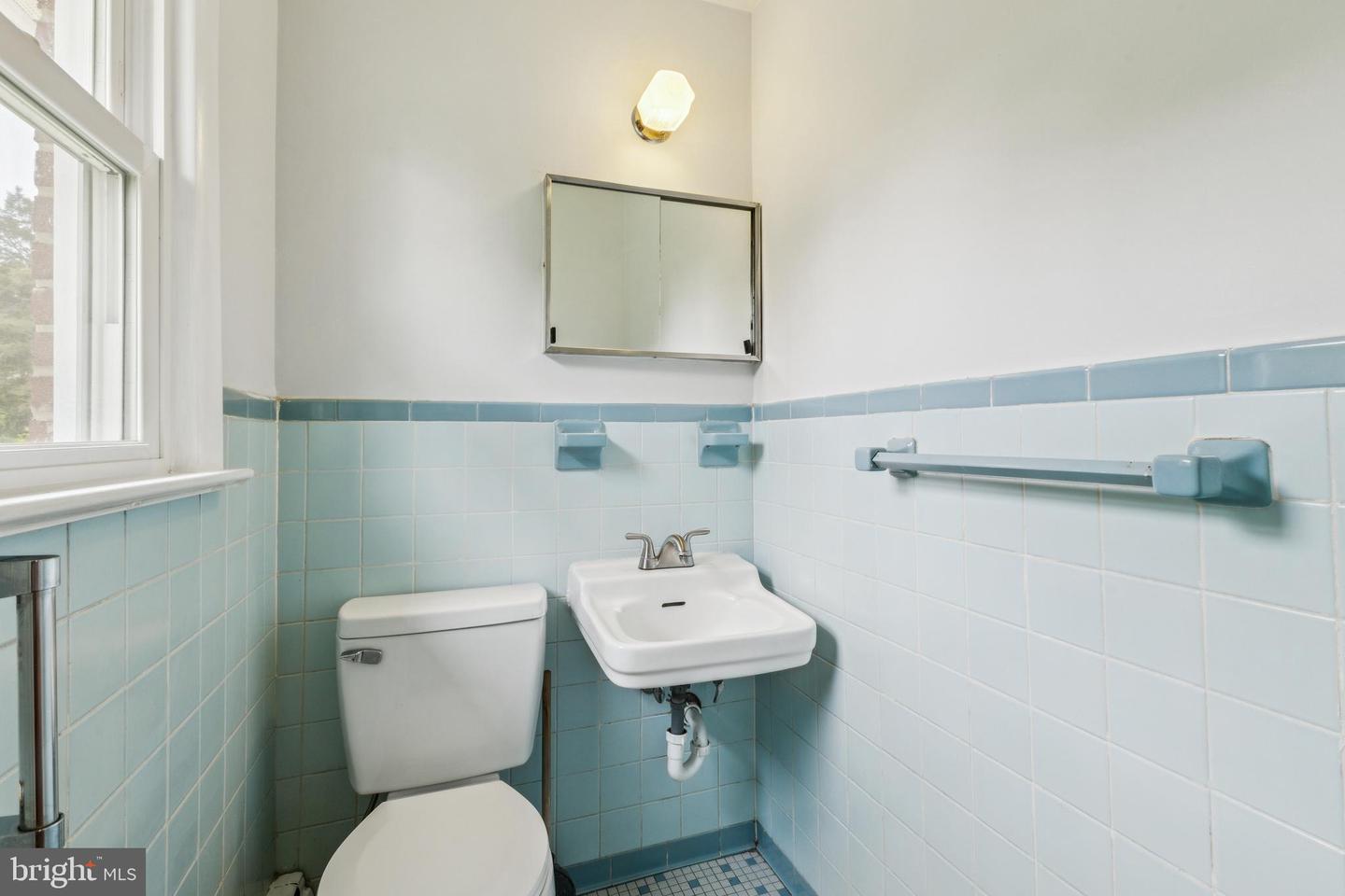 1511 WOODSIDE DR, WOODBRIDGE, Virginia 22191, 4 Bedrooms Bedrooms, ,2 BathroomsBathrooms,Residential,For sale,1511 WOODSIDE DR,VAPW2096758 MLS # VAPW2096758