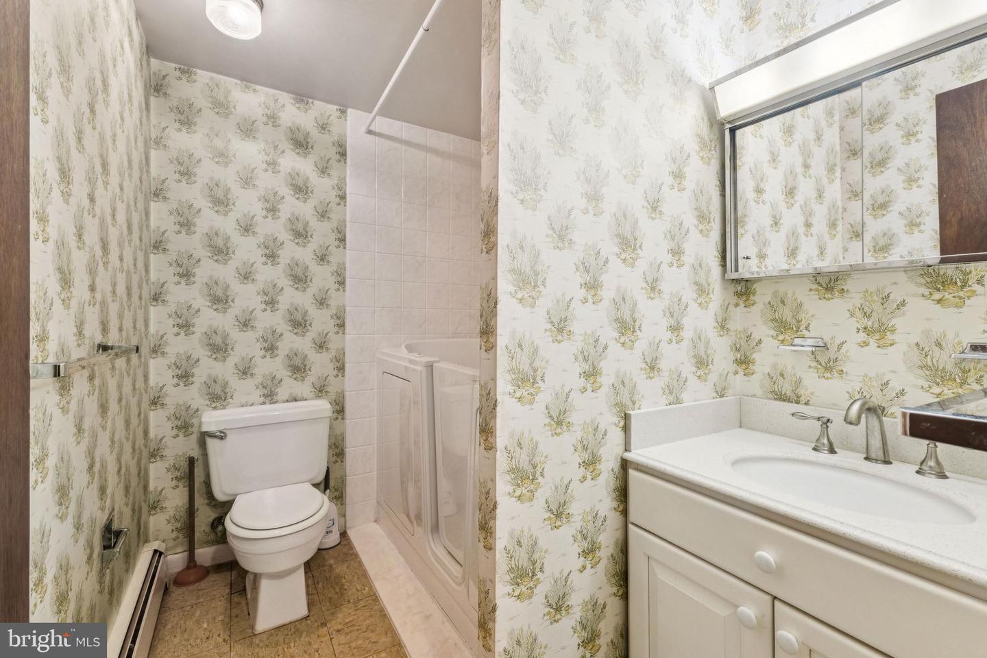 1511 WOODSIDE DR, WOODBRIDGE, Virginia 22191, 4 Bedrooms Bedrooms, ,2 BathroomsBathrooms,Residential,For sale,1511 WOODSIDE DR,VAPW2096758 MLS # VAPW2096758