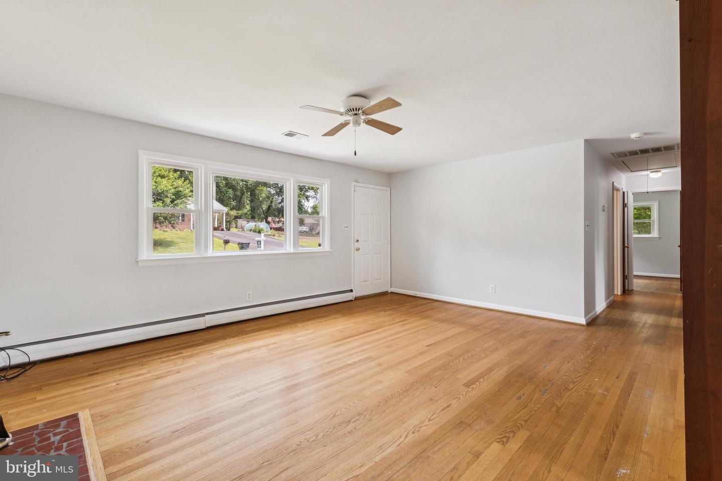 1511 WOODSIDE DR, WOODBRIDGE, Virginia 22191, 4 Bedrooms Bedrooms, ,2 BathroomsBathrooms,Residential,For sale,1511 WOODSIDE DR,VAPW2096758 MLS # VAPW2096758