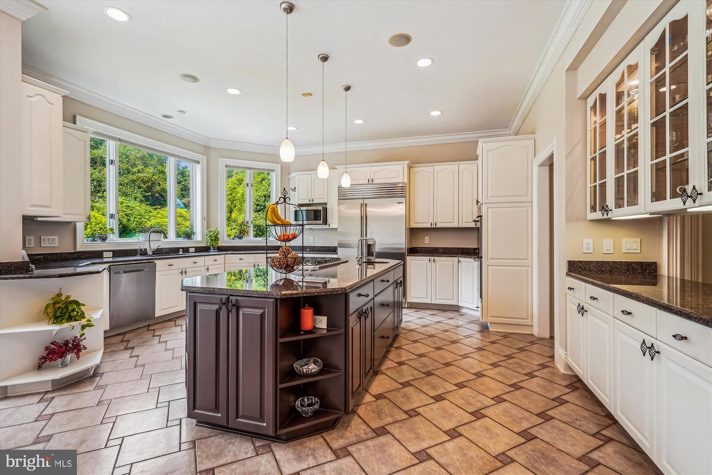 8902 CHEQUERS WAY, MCLEAN, Virginia 22102, 5 Bedrooms Bedrooms, ,5 BathroomsBathrooms,Residential,For sale,8902 CHEQUERS WAY,VAFX2249046 MLS # VAFX2249046