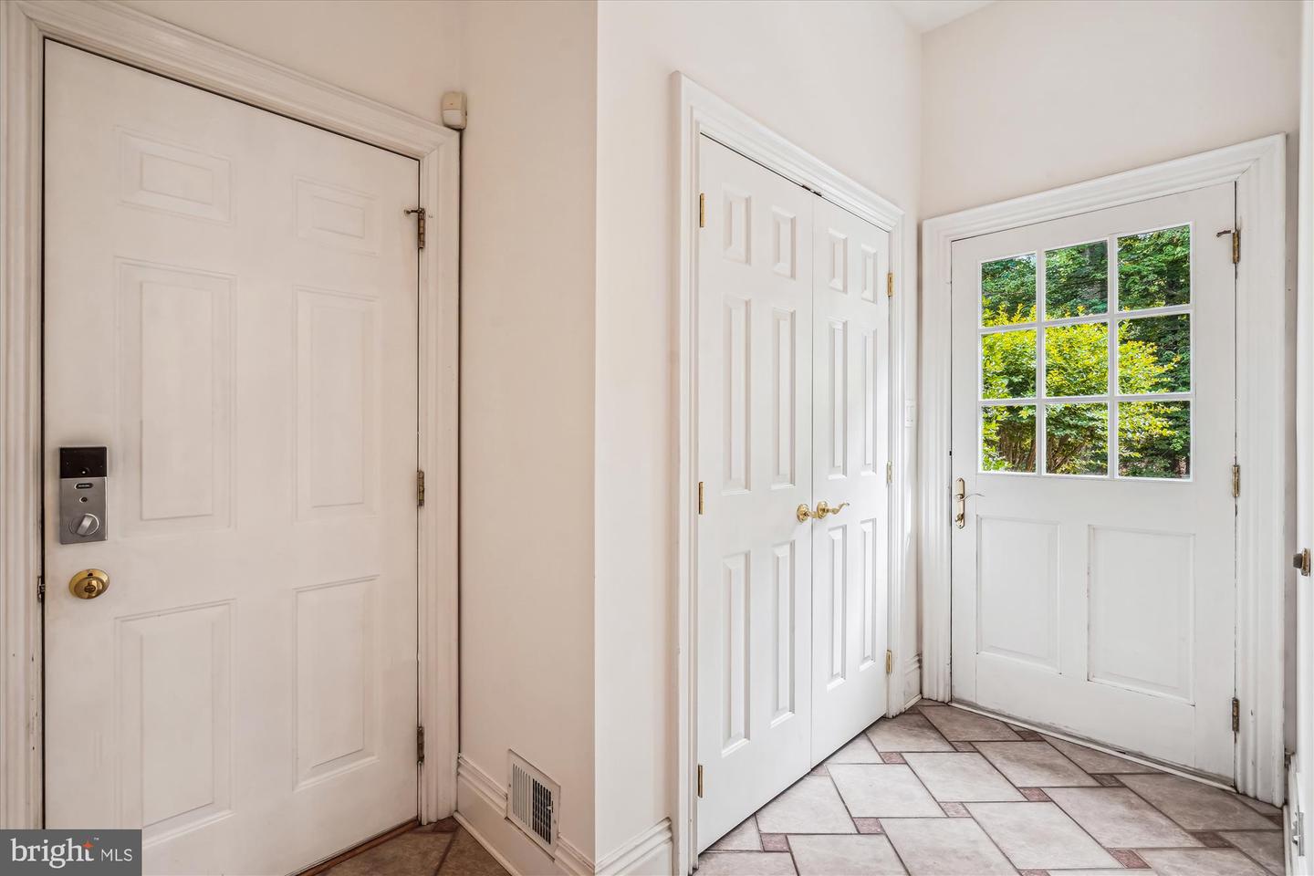 8902 CHEQUERS WAY, MCLEAN, Virginia 22102, 5 Bedrooms Bedrooms, ,5 BathroomsBathrooms,Residential,For sale,8902 CHEQUERS WAY,VAFX2249046 MLS # VAFX2249046
