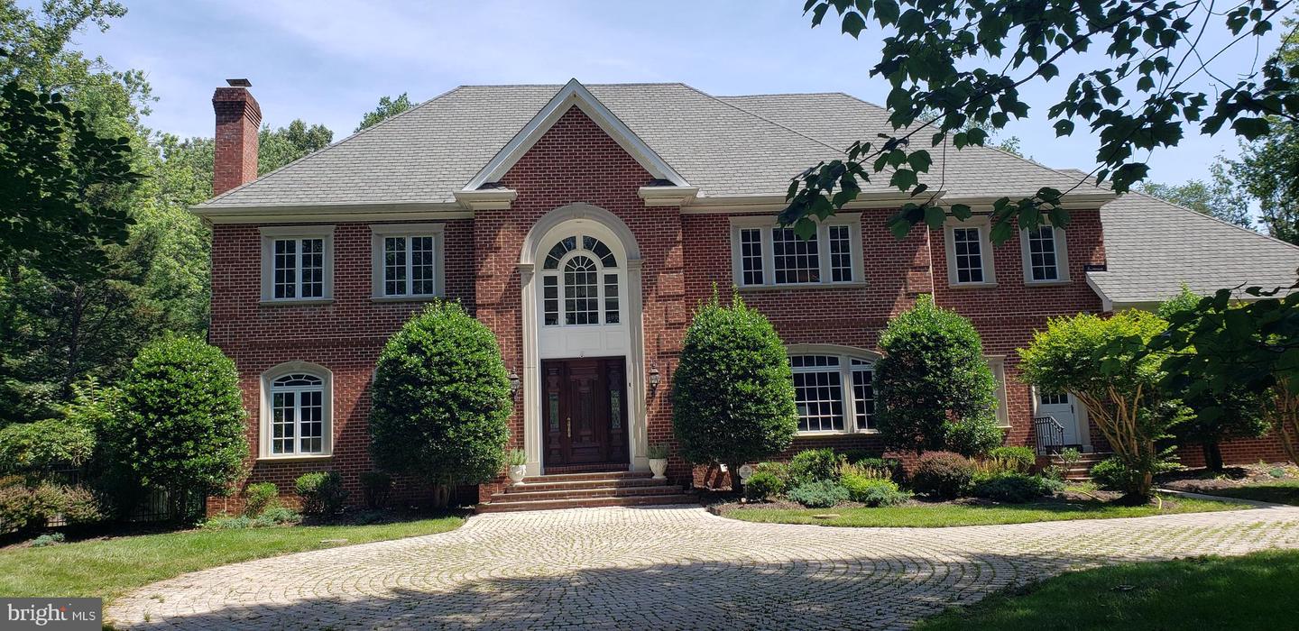 8902 CHEQUERS WAY, MCLEAN, Virginia 22102, 5 Bedrooms Bedrooms, ,5 BathroomsBathrooms,Residential,For sale,8902 CHEQUERS WAY,VAFX2249046 MLS # VAFX2249046
