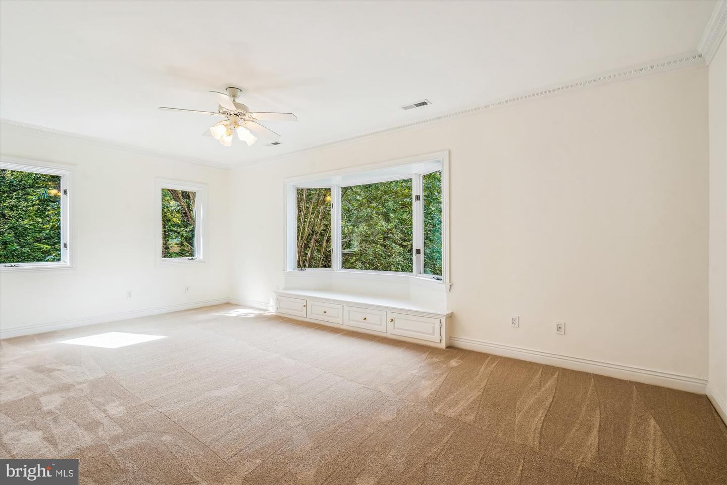 8902 CHEQUERS WAY, MCLEAN, Virginia 22102, 5 Bedrooms Bedrooms, ,5 BathroomsBathrooms,Residential,For sale,8902 CHEQUERS WAY,VAFX2249046 MLS # VAFX2249046