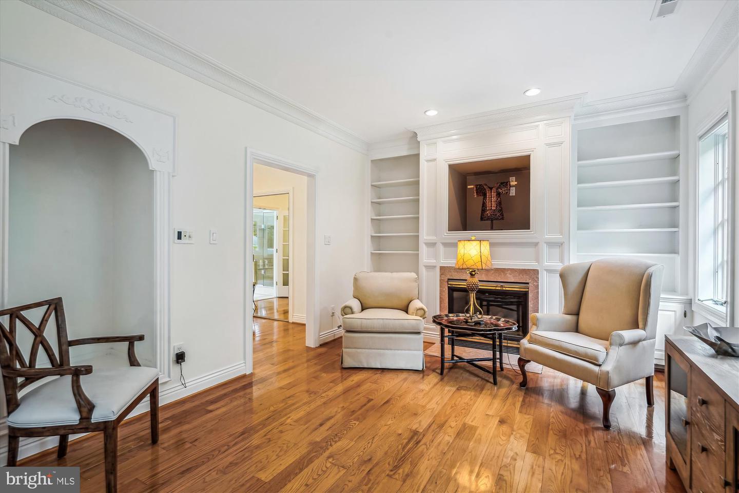 8902 CHEQUERS WAY, MCLEAN, Virginia 22102, 5 Bedrooms Bedrooms, ,5 BathroomsBathrooms,Residential,For sale,8902 CHEQUERS WAY,VAFX2249046 MLS # VAFX2249046