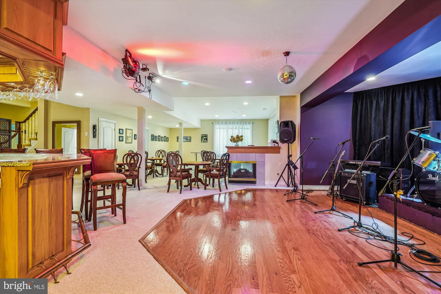 8902 CHEQUERS WAY, MCLEAN, Virginia 22102, 5 Bedrooms Bedrooms, ,5 BathroomsBathrooms,Residential,For sale,8902 CHEQUERS WAY,VAFX2249046 MLS # VAFX2249046