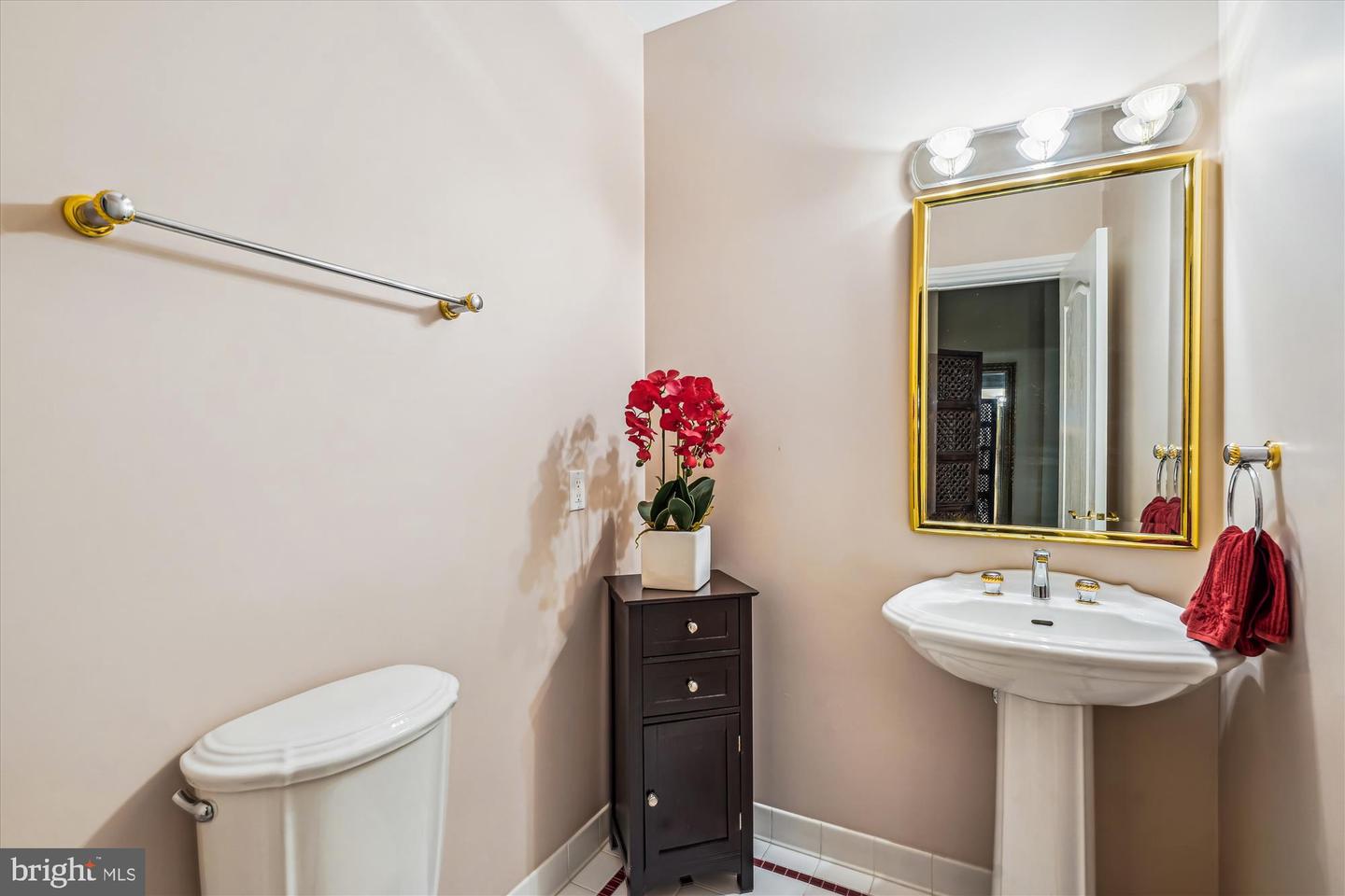 8902 CHEQUERS WAY, MCLEAN, Virginia 22102, 5 Bedrooms Bedrooms, ,5 BathroomsBathrooms,Residential,For sale,8902 CHEQUERS WAY,VAFX2249046 MLS # VAFX2249046