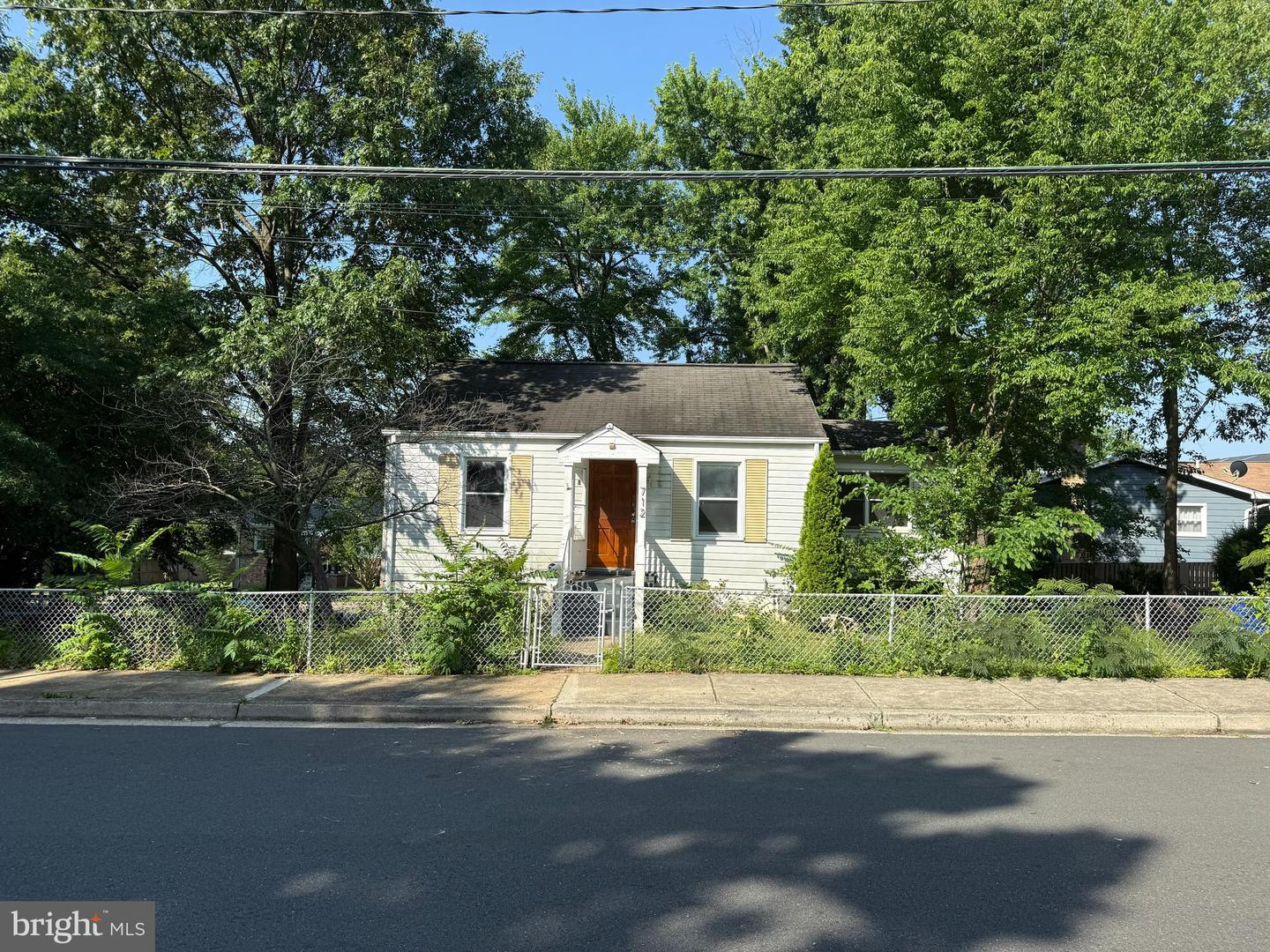 1712 N CULPEPER ST, ARLINGTON, Virginia 22207, 3 Bedrooms Bedrooms, ,2 BathroomsBathrooms,Residential,For sale,1712 N CULPEPER ST,VAAR2059686 MLS # VAAR2059686