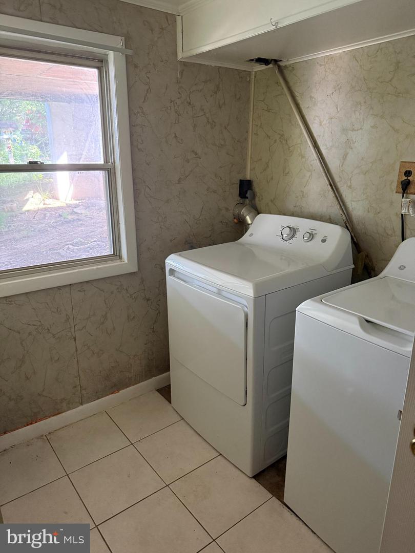 1712 N CULPEPER ST, ARLINGTON, Virginia 22207, 3 Bedrooms Bedrooms, ,2 BathroomsBathrooms,Residential,For sale,1712 N CULPEPER ST,VAAR2059686 MLS # VAAR2059686