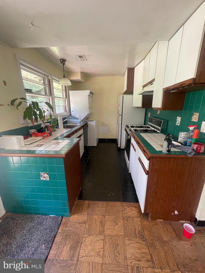 7101 ALGER RD, FALLS CHURCH, Virginia 22042, 3 Bedrooms Bedrooms, ,1 BathroomBathrooms,Residential,For sale,7101 ALGER RD,VAFX2250122 MLS # VAFX2250122