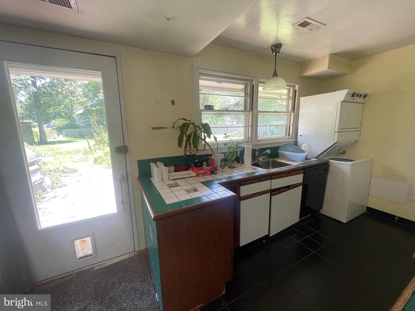 7101 ALGER RD, FALLS CHURCH, Virginia 22042, 3 Bedrooms Bedrooms, ,1 BathroomBathrooms,Residential,For sale,7101 ALGER RD,VAFX2250122 MLS # VAFX2250122