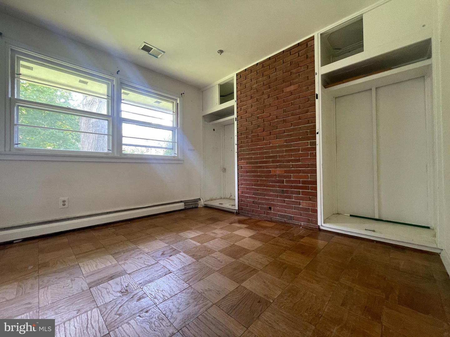 7101 ALGER RD, FALLS CHURCH, Virginia 22042, 3 Bedrooms Bedrooms, ,1 BathroomBathrooms,Residential,For sale,7101 ALGER RD,VAFX2250122 MLS # VAFX2250122