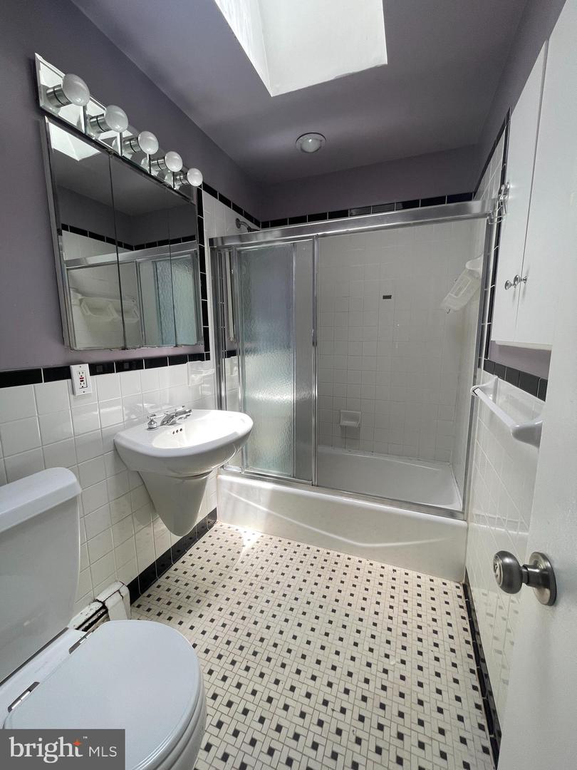 7101 ALGER RD, FALLS CHURCH, Virginia 22042, 3 Bedrooms Bedrooms, ,1 BathroomBathrooms,Residential,For sale,7101 ALGER RD,VAFX2250122 MLS # VAFX2250122