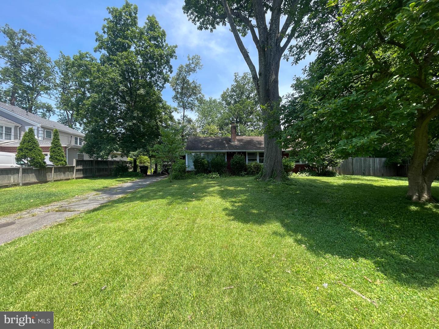 7101 ALGER RD, FALLS CHURCH, Virginia 22042, 3 Bedrooms Bedrooms, ,1 BathroomBathrooms,Residential,For sale,7101 ALGER RD,VAFX2250122 MLS # VAFX2250122