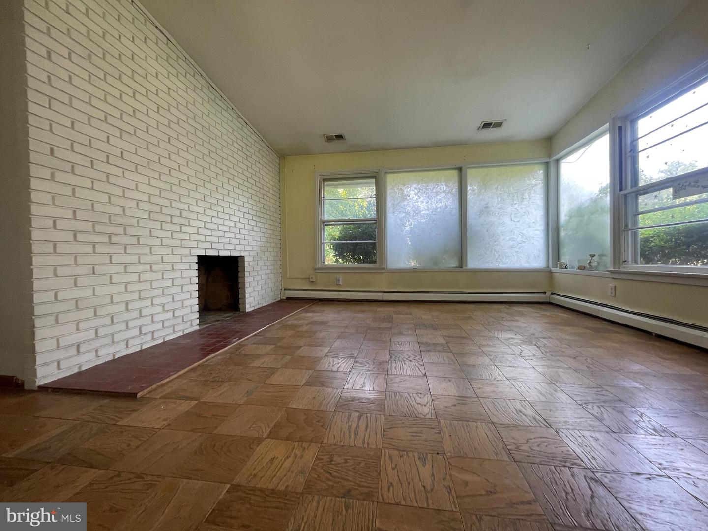 7101 ALGER RD, FALLS CHURCH, Virginia 22042, 3 Bedrooms Bedrooms, ,1 BathroomBathrooms,Residential,For sale,7101 ALGER RD,VAFX2250122 MLS # VAFX2250122