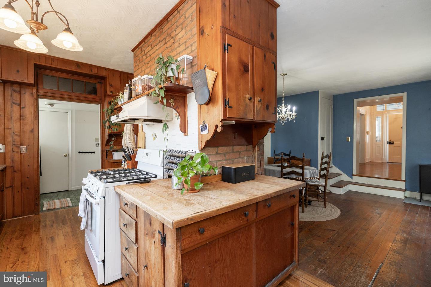 5378 MAIN ST, STEPHENS CITY, Virginia 22655, 3 Bedrooms Bedrooms, ,2 BathroomsBathrooms,Residential,For sale,5378 MAIN ST,VAFV2035074 MLS # VAFV2035074