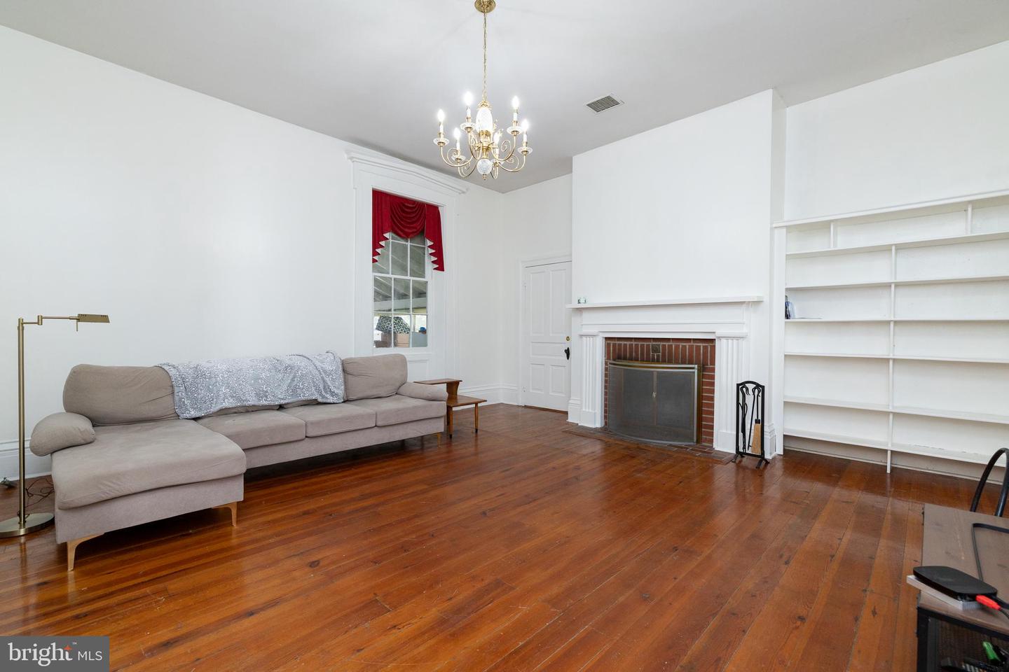 5378 MAIN ST, STEPHENS CITY, Virginia 22655, 3 Bedrooms Bedrooms, ,2 BathroomsBathrooms,Residential,For sale,5378 MAIN ST,VAFV2035074 MLS # VAFV2035074