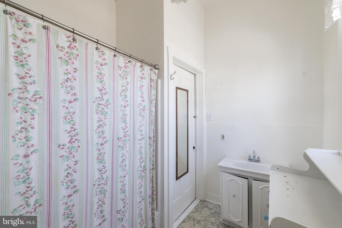 5378 MAIN ST, STEPHENS CITY, Virginia 22655, 3 Bedrooms Bedrooms, ,2 BathroomsBathrooms,Residential,For sale,5378 MAIN ST,VAFV2035074 MLS # VAFV2035074