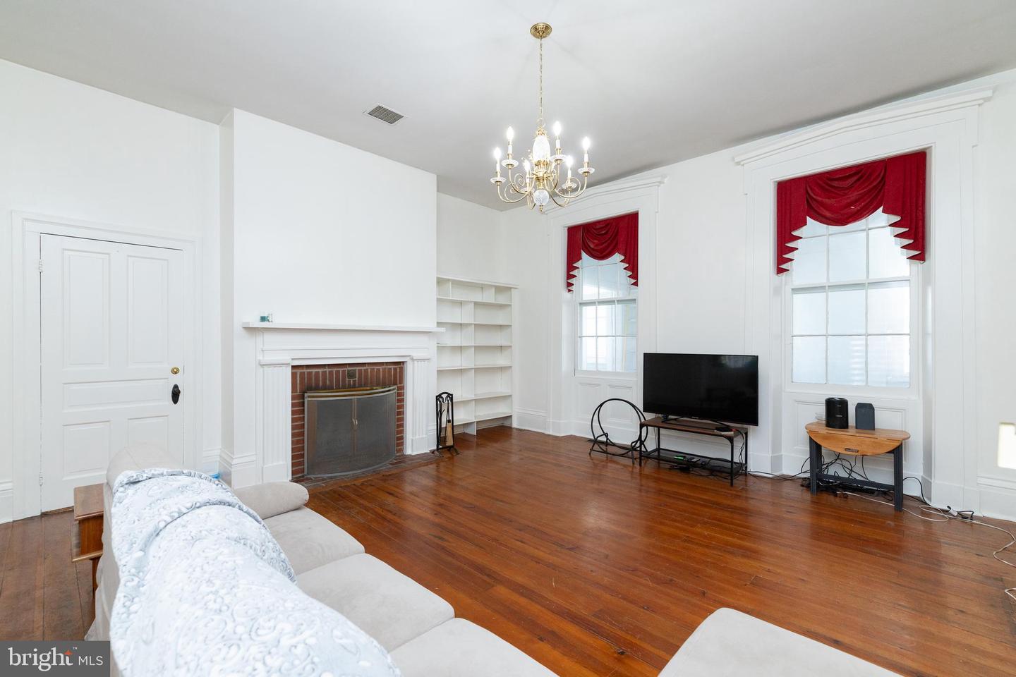 5378 MAIN ST, STEPHENS CITY, Virginia 22655, 3 Bedrooms Bedrooms, ,2 BathroomsBathrooms,Residential,For sale,5378 MAIN ST,VAFV2035074 MLS # VAFV2035074