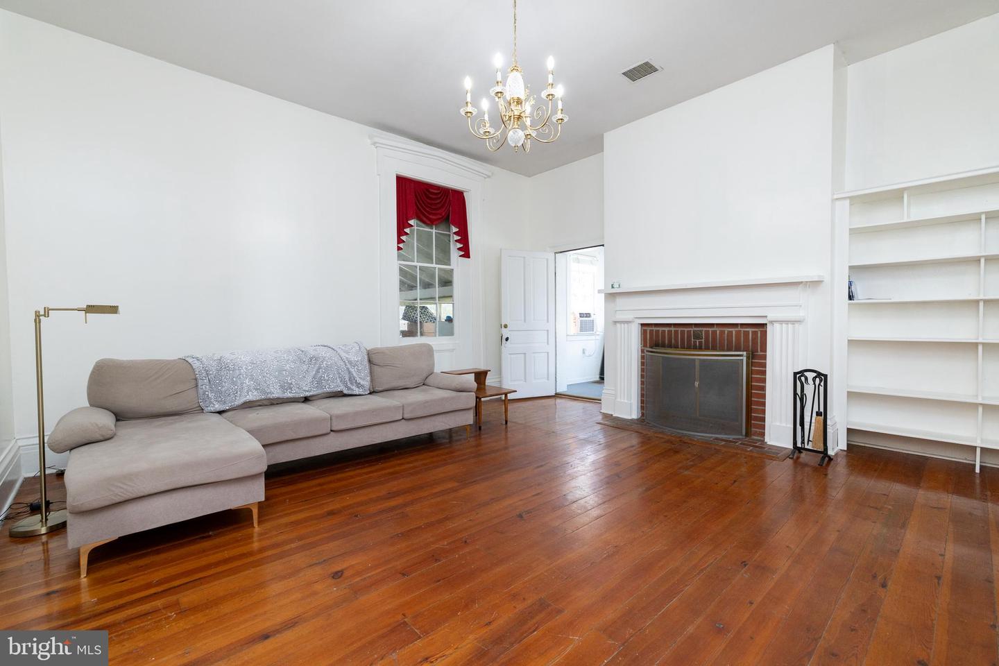 5378 MAIN ST, STEPHENS CITY, Virginia 22655, 3 Bedrooms Bedrooms, ,2 BathroomsBathrooms,Residential,For sale,5378 MAIN ST,VAFV2035074 MLS # VAFV2035074