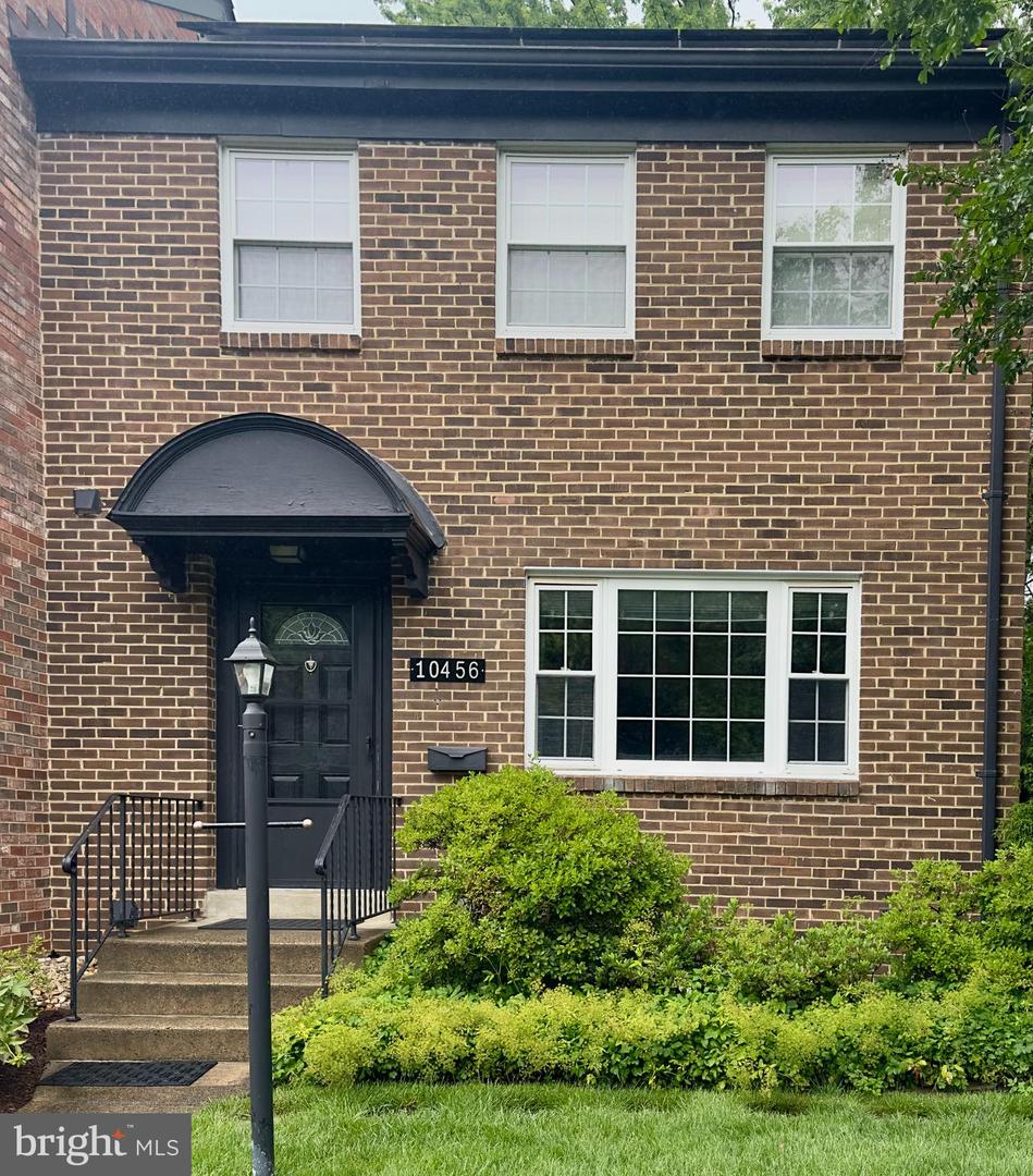 10456 ARMSTRONG ST, FAIRFAX, Virginia 22030, 4 Bedrooms Bedrooms, ,3 BathroomsBathrooms,Residential,For sale,10456 ARMSTRONG ST,VAFC2006522 MLS # VAFC2006522