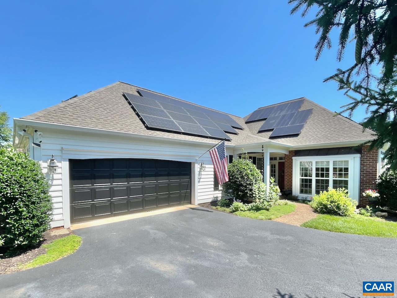 411 HERITAGE CT, CHARLOTTESVILLE, Virginia 22903, 3 Bedrooms Bedrooms, ,2 BathroomsBathrooms,Residential,For sale,411 HERITAGE CT,666022 MLS # 666022