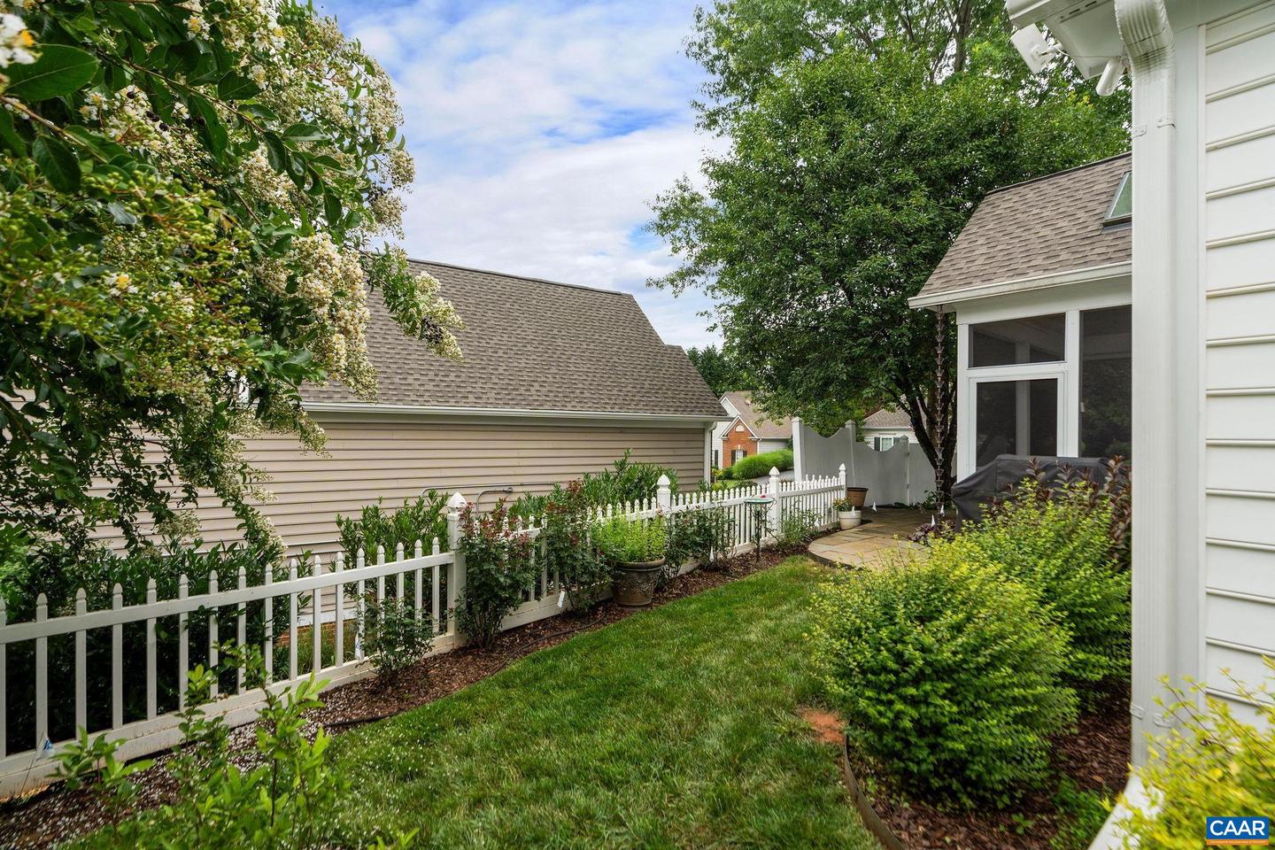 411 HERITAGE CT, CHARLOTTESVILLE, Virginia 22903, 3 Bedrooms Bedrooms, ,2 BathroomsBathrooms,Residential,For sale,411 HERITAGE CT,666022 MLS # 666022
