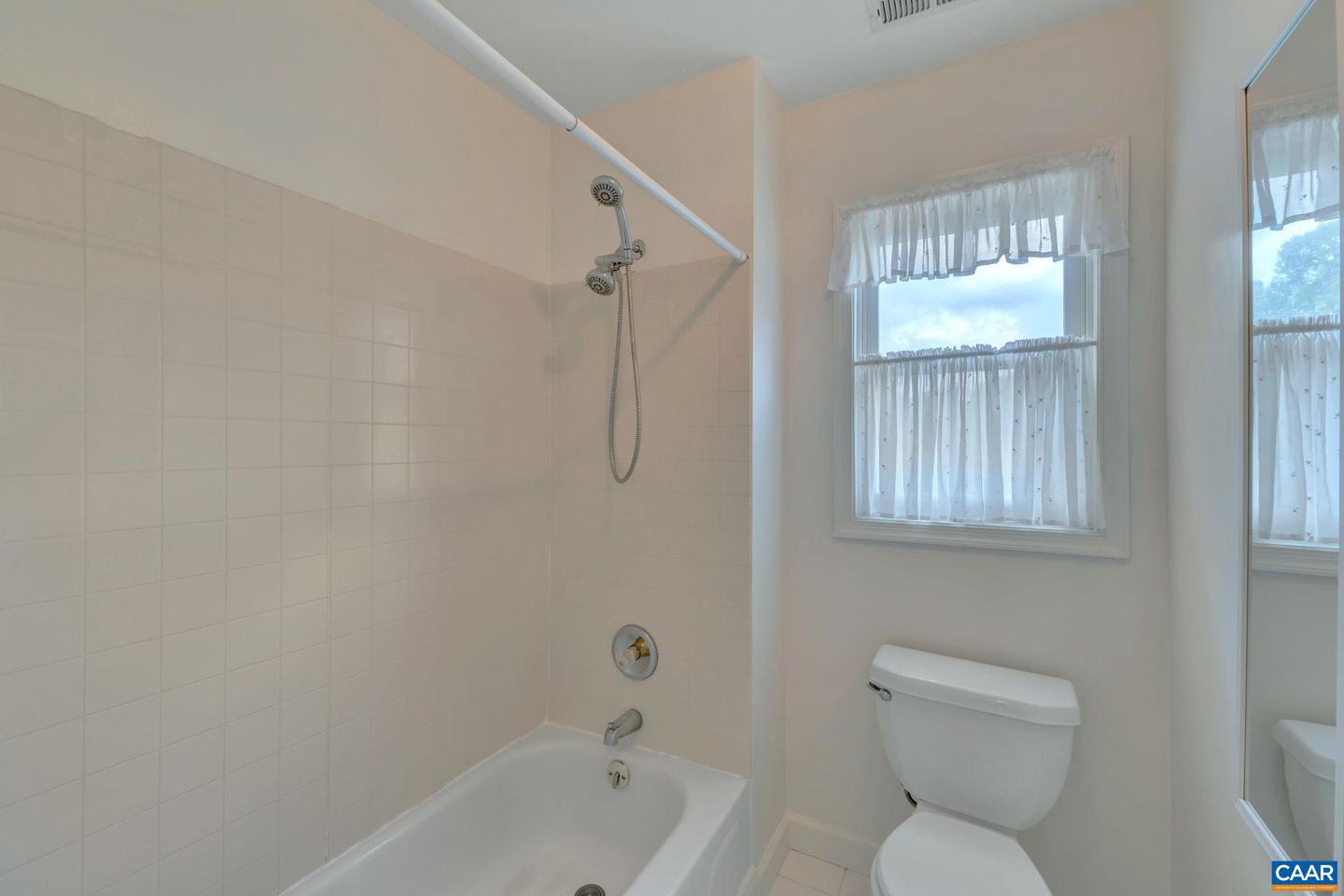 618 RIVANNA WOODS DR, FORK UNION, Virginia 23055, 4 Bedrooms Bedrooms, ,3 BathroomsBathrooms,Residential,For sale,618 RIVANNA WOODS DR,666059 MLS # 666059
