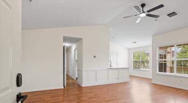11014 KOMAN CIR #304, MANASSAS, Virginia 20109, 2 Bedrooms Bedrooms, ,2 BathroomsBathrooms,Residential,For sale,11014 KOMAN CIR #304,VAPW2093492 MLS # VAPW2093492