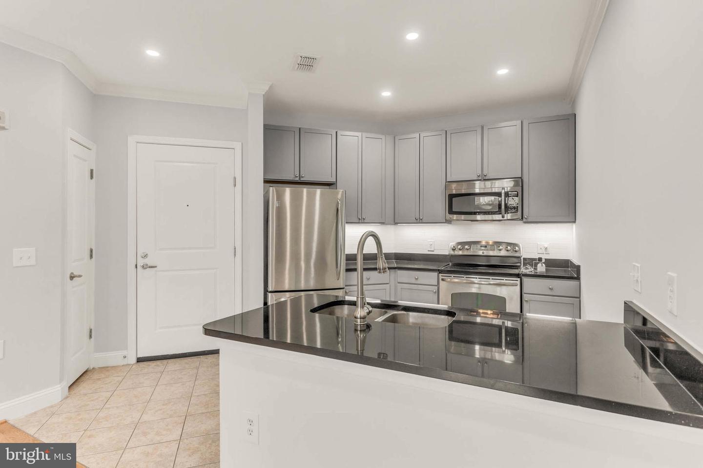 1391 PENNSYLVANIA AVE SE #348, WASHINGTON, District Of Columbia 20003, 1 Bedroom Bedrooms, ,1 BathroomBathrooms,Residential,For sale,1391 PENNSYLVANIA AVE SE #348,DCDC2202192 MLS # DCDC2202192