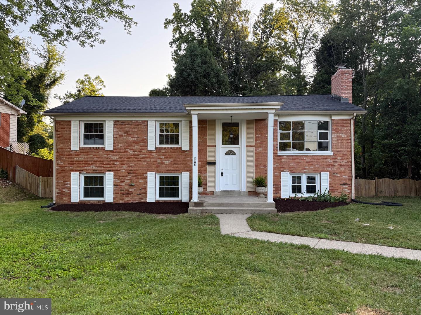 2208 PRINCESS ANNE LN, WOODBRIDGE, Virginia 22191, 5 Bedrooms Bedrooms, ,3 BathroomsBathrooms,Residential,For sale,2208 PRINCESS ANNE LN,VAPW2096800 MLS # VAPW2096800