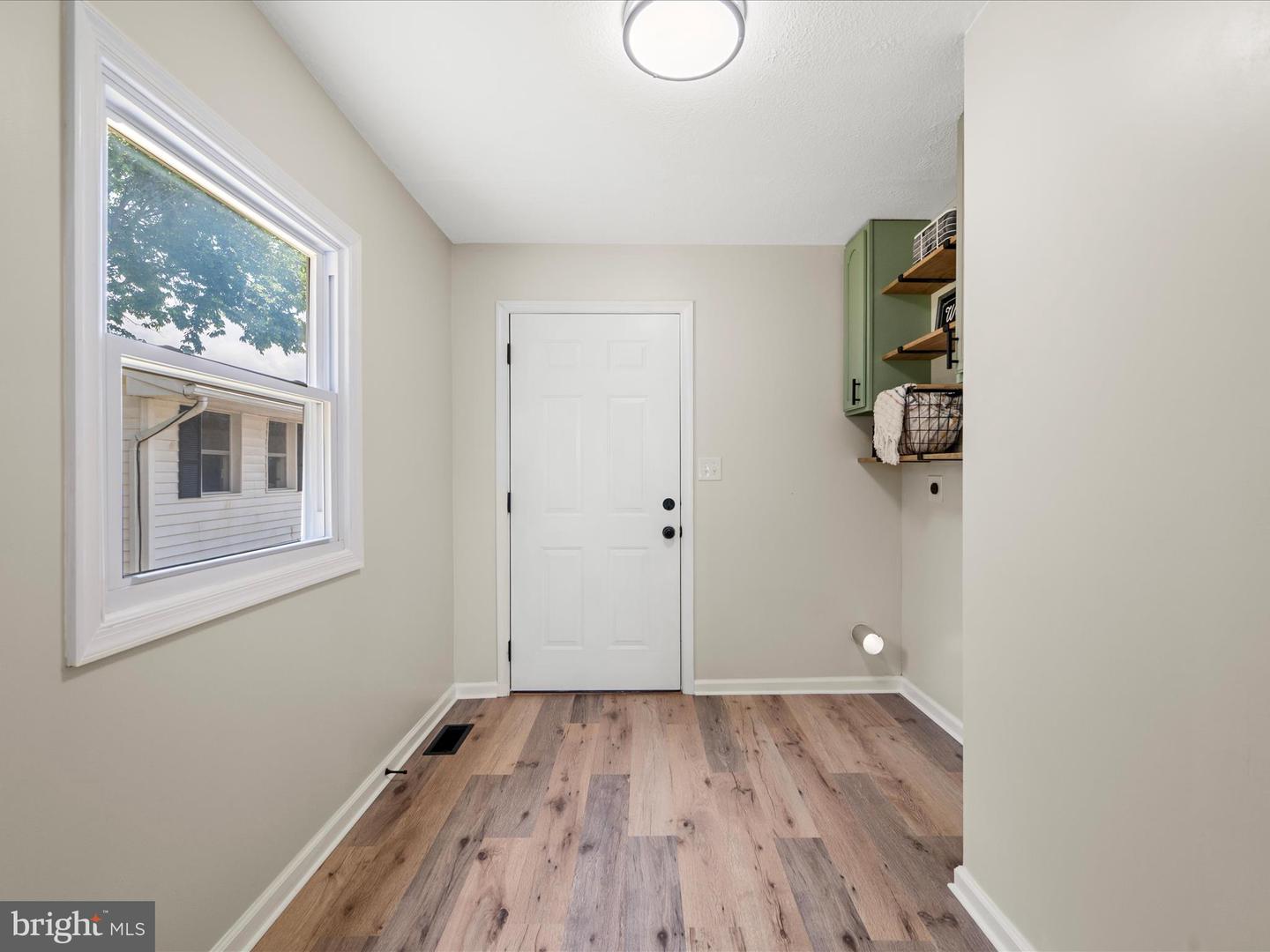 9222 N CONGRESS ST, NEW MARKET, Virginia 22844, 4 Bedrooms Bedrooms, ,2 BathroomsBathrooms,Residential,For sale,9222 N CONGRESS ST,VASH2011720 MLS # VASH2011720