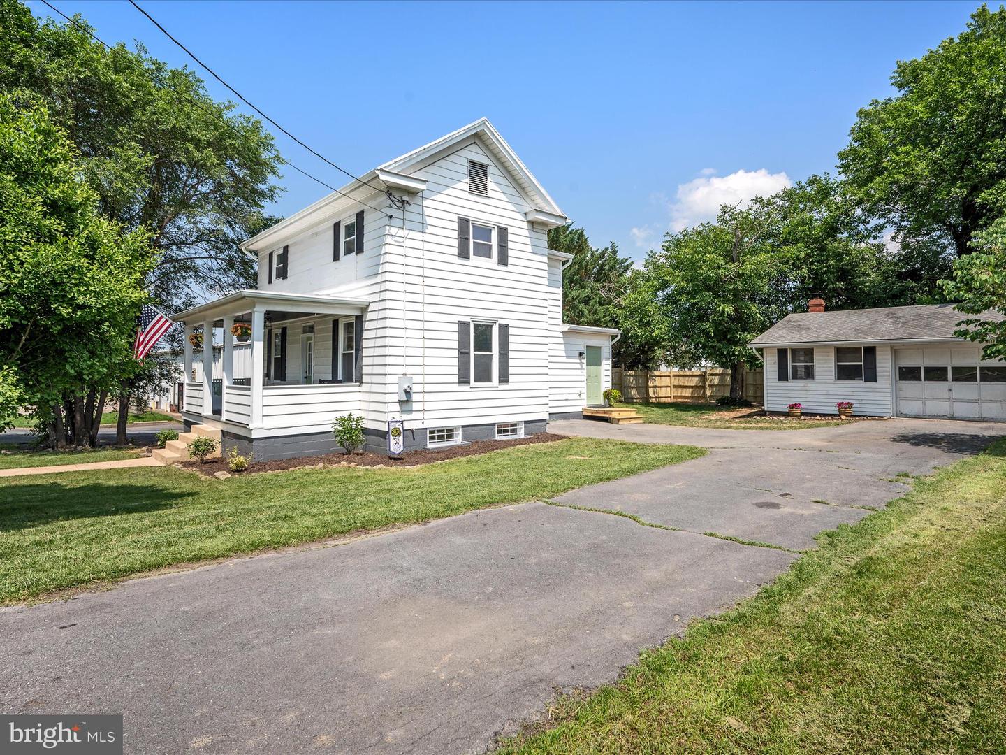 9222 N CONGRESS ST, NEW MARKET, Virginia 22844, 4 Bedrooms Bedrooms, ,2 BathroomsBathrooms,Residential,For sale,9222 N CONGRESS ST,VASH2011720 MLS # VASH2011720