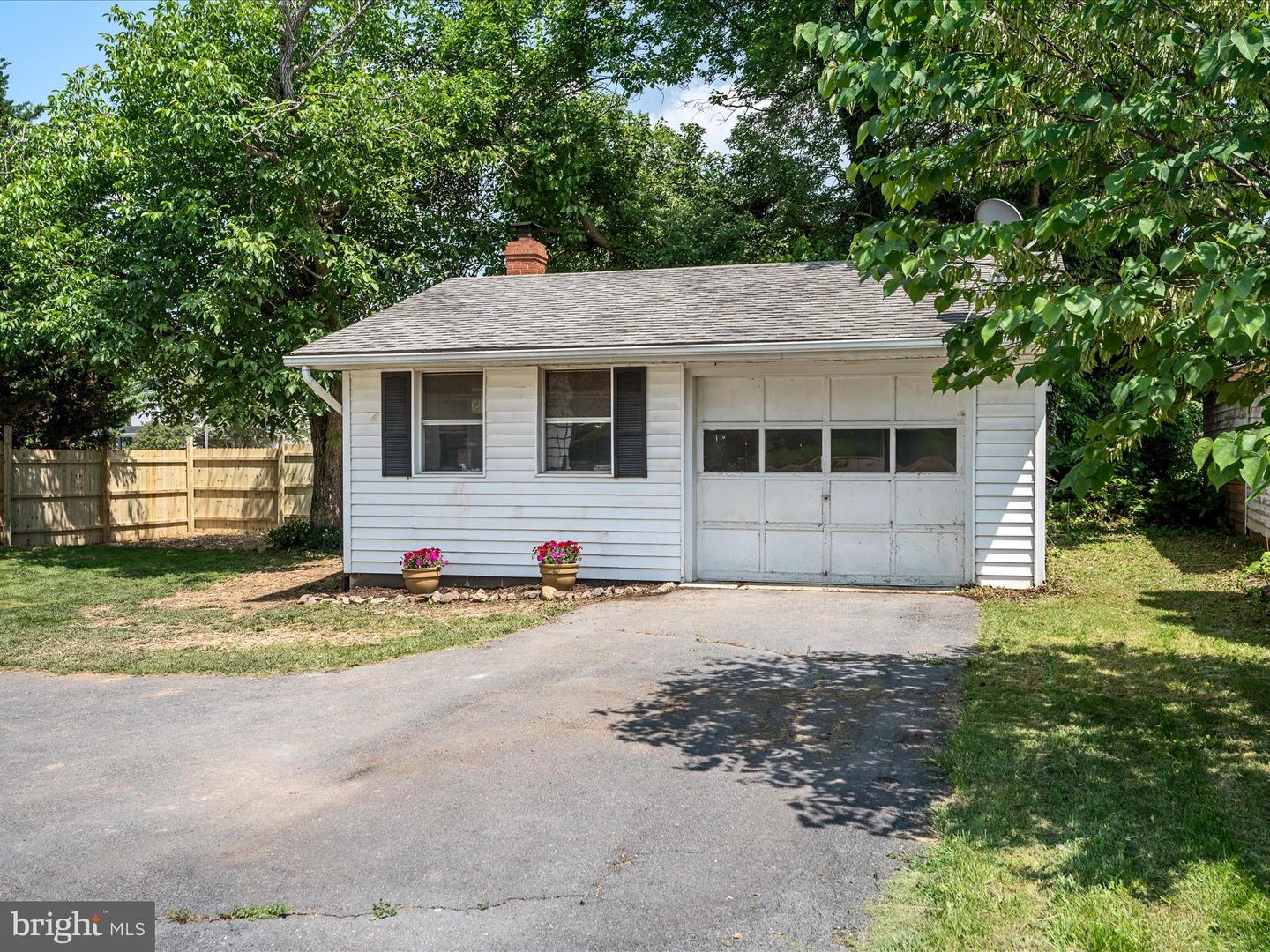 9222 N CONGRESS ST, NEW MARKET, Virginia 22844, 4 Bedrooms Bedrooms, ,2 BathroomsBathrooms,Residential,For sale,9222 N CONGRESS ST,VASH2011720 MLS # VASH2011720