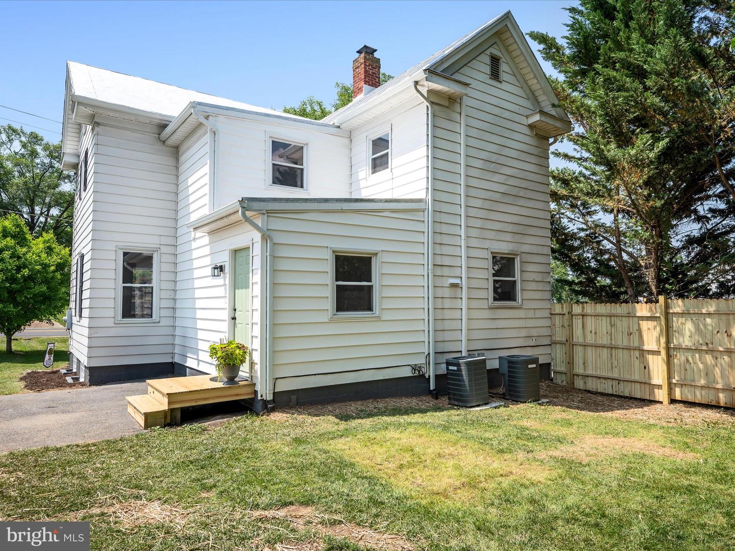 9222 N CONGRESS ST, NEW MARKET, Virginia 22844, 4 Bedrooms Bedrooms, ,2 BathroomsBathrooms,Residential,For sale,9222 N CONGRESS ST,VASH2011720 MLS # VASH2011720