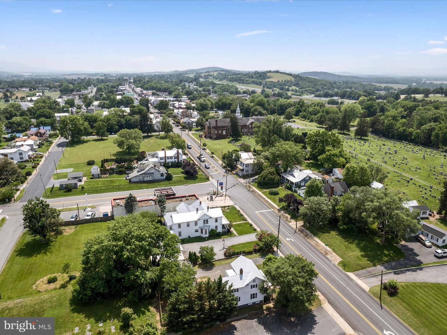 9222 N CONGRESS ST, NEW MARKET, Virginia 22844, 4 Bedrooms Bedrooms, ,2 BathroomsBathrooms,Residential,For sale,9222 N CONGRESS ST,VASH2011720 MLS # VASH2011720