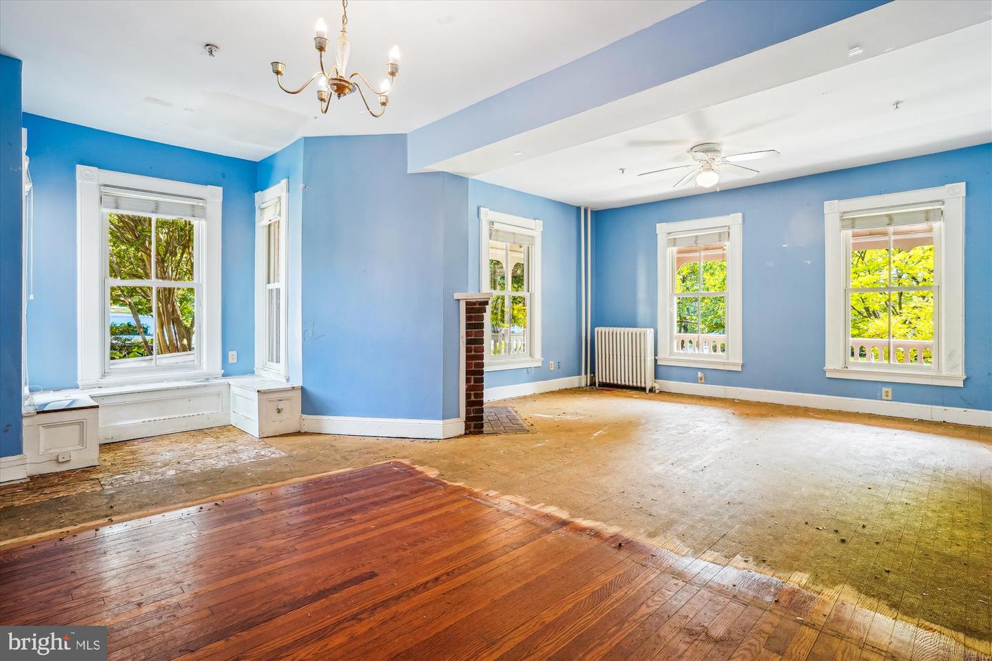 209 E BROAD ST, FALLS CHURCH, Virginia 22046, 6 Bedrooms Bedrooms, ,3 BathroomsBathrooms,Residential,For sale,209 E BROAD ST,VAFA2003088 MLS # VAFA2003088