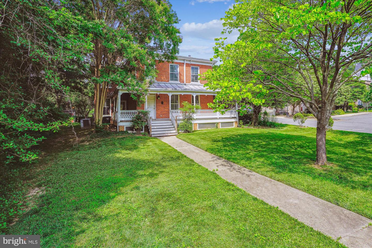 209 E BROAD ST, FALLS CHURCH, Virginia 22046, 6 Bedrooms Bedrooms, ,3 BathroomsBathrooms,Residential,For sale,209 E BROAD ST,VAFA2003088 MLS # VAFA2003088