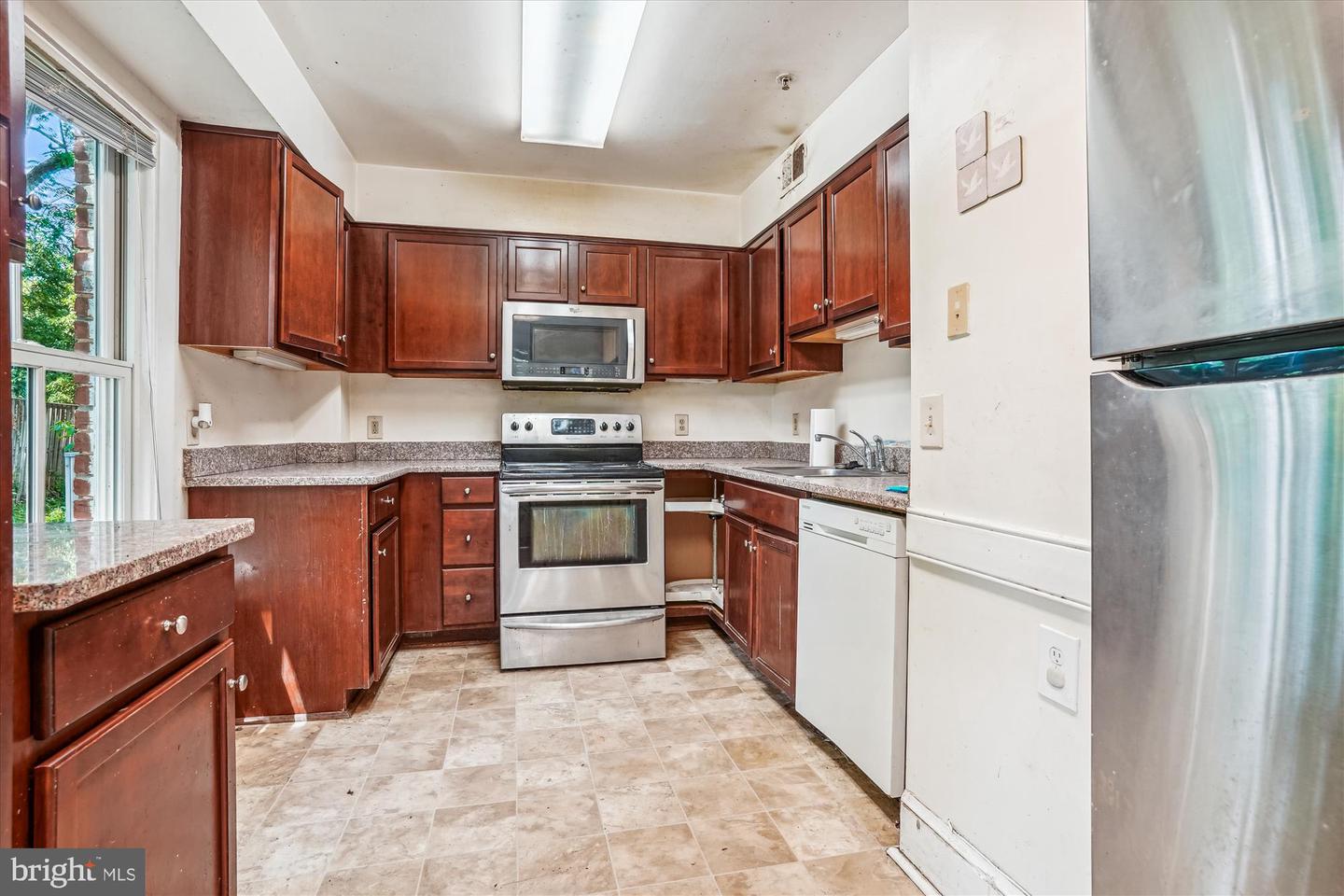 209 E BROAD ST, FALLS CHURCH, Virginia 22046, 6 Bedrooms Bedrooms, ,3 BathroomsBathrooms,Residential,For sale,209 E BROAD ST,VAFA2003088 MLS # VAFA2003088