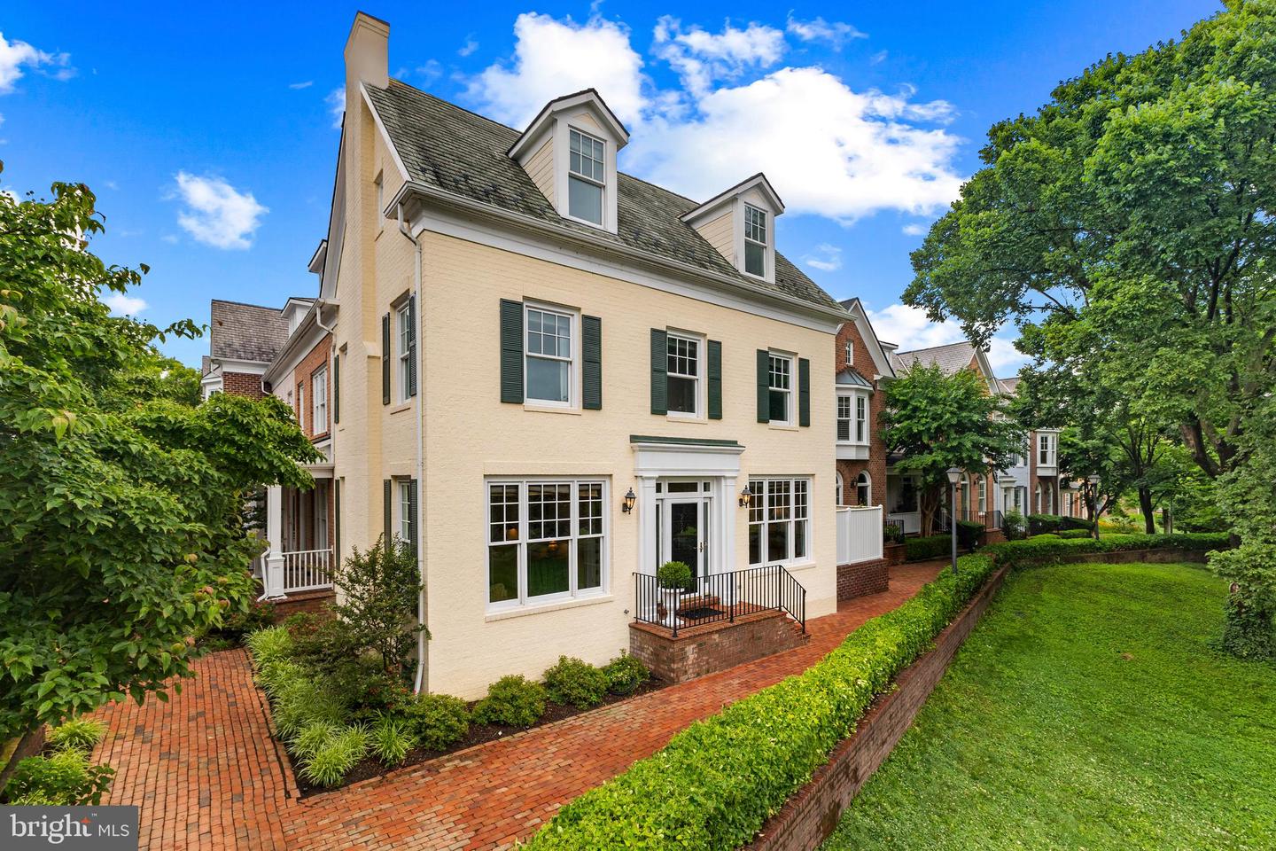 959 POWHATAN ST, ALEXANDRIA, Virginia 22314, 3 Bedrooms Bedrooms, ,3 BathroomsBathrooms,Residential,For sale,959 POWHATAN ST,VAAX2046724 MLS # VAAX2046724