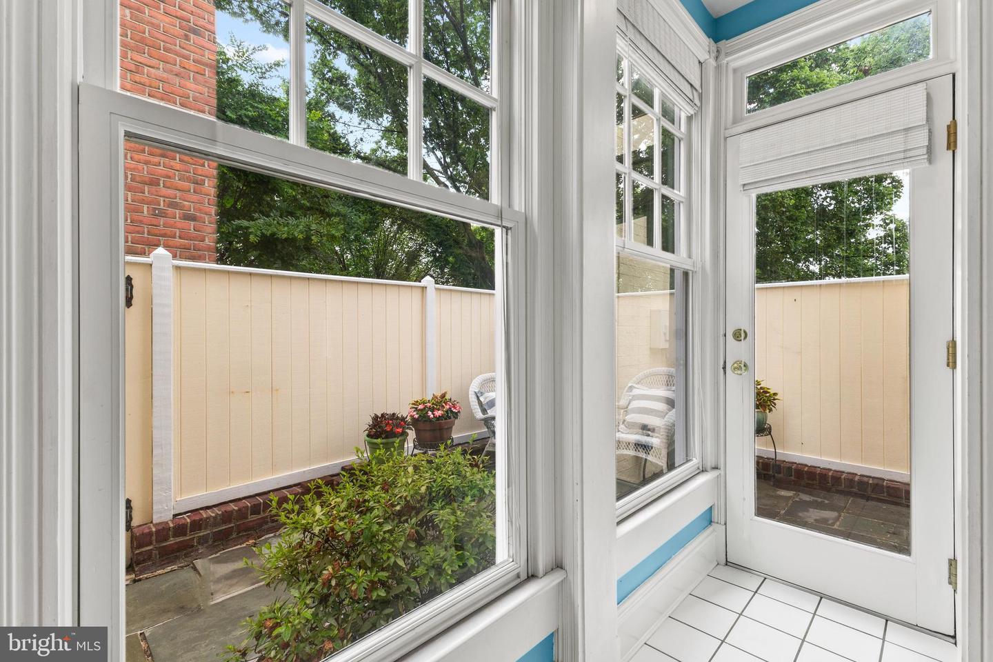 959 POWHATAN ST, ALEXANDRIA, Virginia 22314, 3 Bedrooms Bedrooms, ,3 BathroomsBathrooms,Residential,For sale,959 POWHATAN ST,VAAX2046724 MLS # VAAX2046724