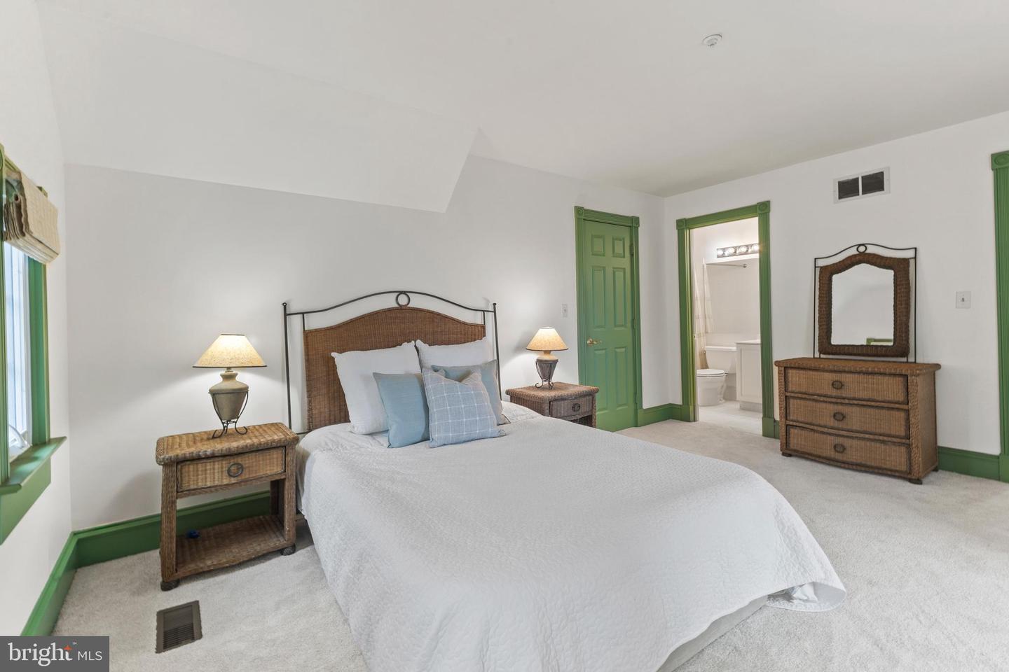959 POWHATAN ST, ALEXANDRIA, Virginia 22314, 3 Bedrooms Bedrooms, ,3 BathroomsBathrooms,Residential,For sale,959 POWHATAN ST,VAAX2046724 MLS # VAAX2046724