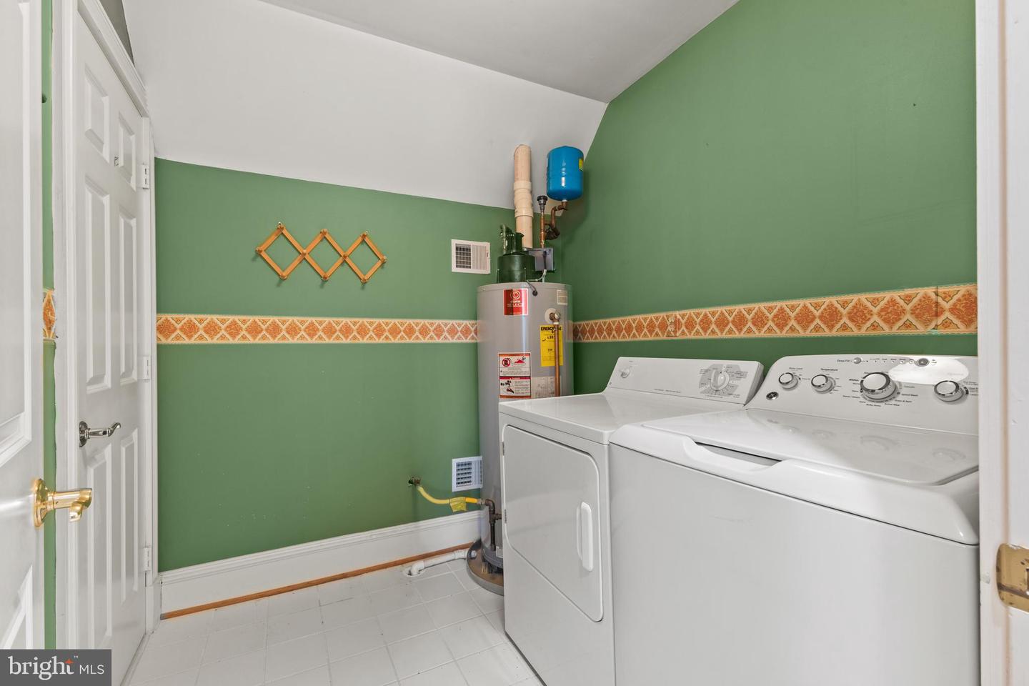 959 POWHATAN ST, ALEXANDRIA, Virginia 22314, 3 Bedrooms Bedrooms, ,3 BathroomsBathrooms,Residential,For sale,959 POWHATAN ST,VAAX2046724 MLS # VAAX2046724