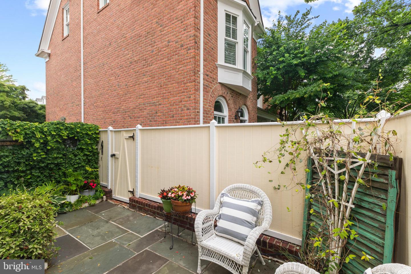 959 POWHATAN ST, ALEXANDRIA, Virginia 22314, 3 Bedrooms Bedrooms, ,3 BathroomsBathrooms,Residential,For sale,959 POWHATAN ST,VAAX2046724 MLS # VAAX2046724