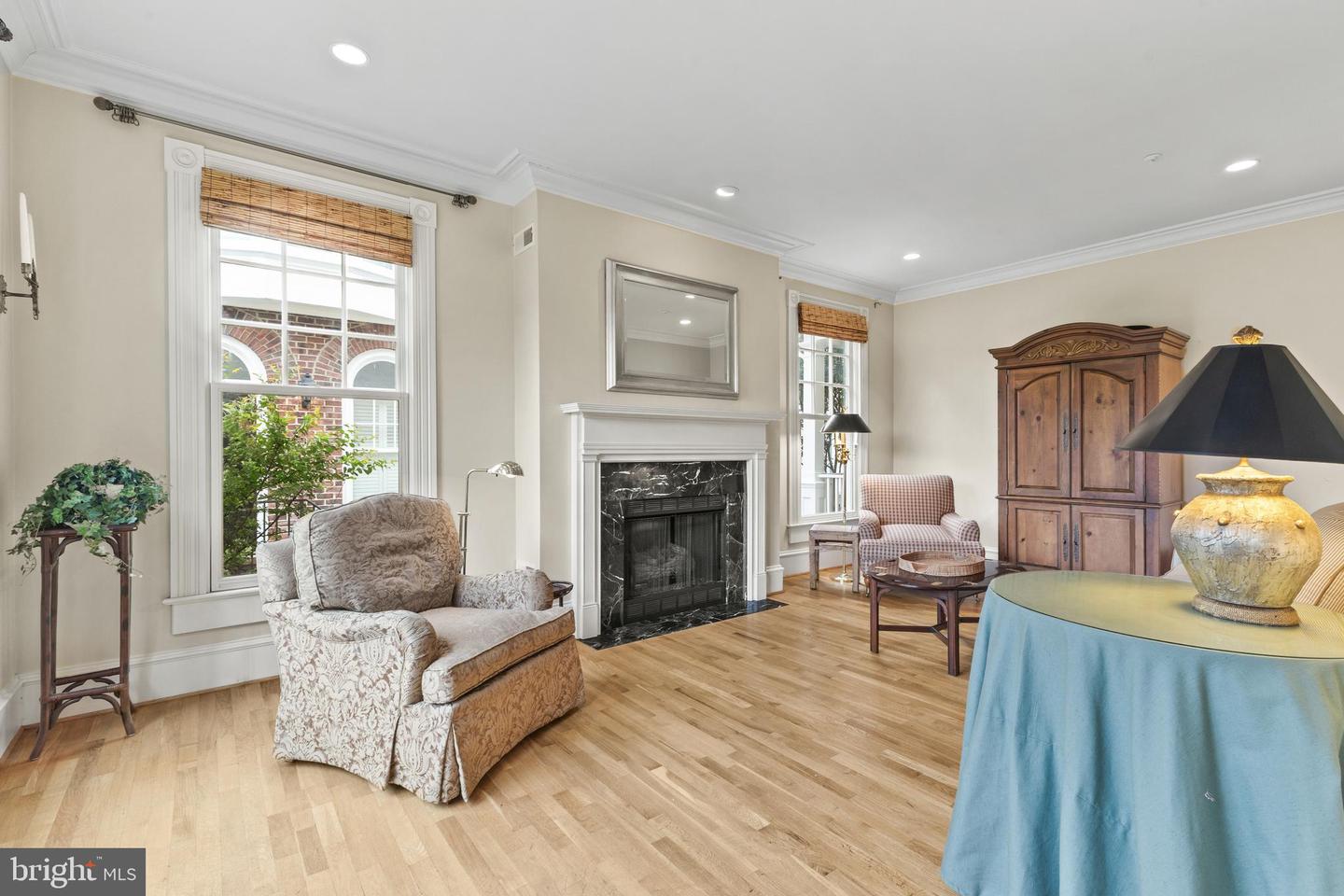 959 POWHATAN ST, ALEXANDRIA, Virginia 22314, 3 Bedrooms Bedrooms, ,3 BathroomsBathrooms,Residential,For sale,959 POWHATAN ST,VAAX2046724 MLS # VAAX2046724
