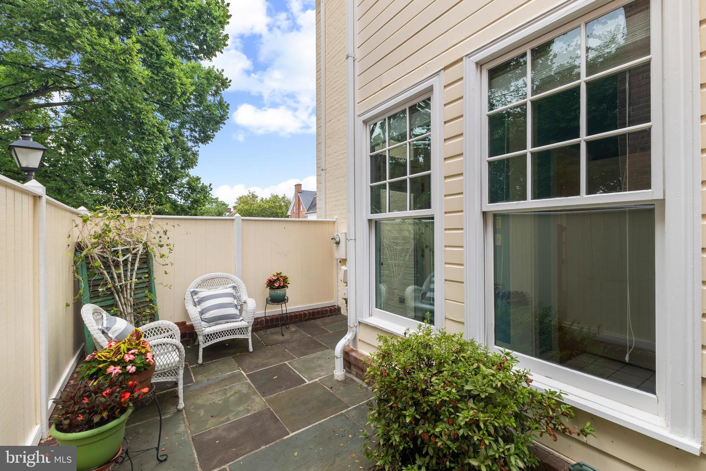 959 POWHATAN ST, ALEXANDRIA, Virginia 22314, 3 Bedrooms Bedrooms, ,3 BathroomsBathrooms,Residential,For sale,959 POWHATAN ST,VAAX2046724 MLS # VAAX2046724