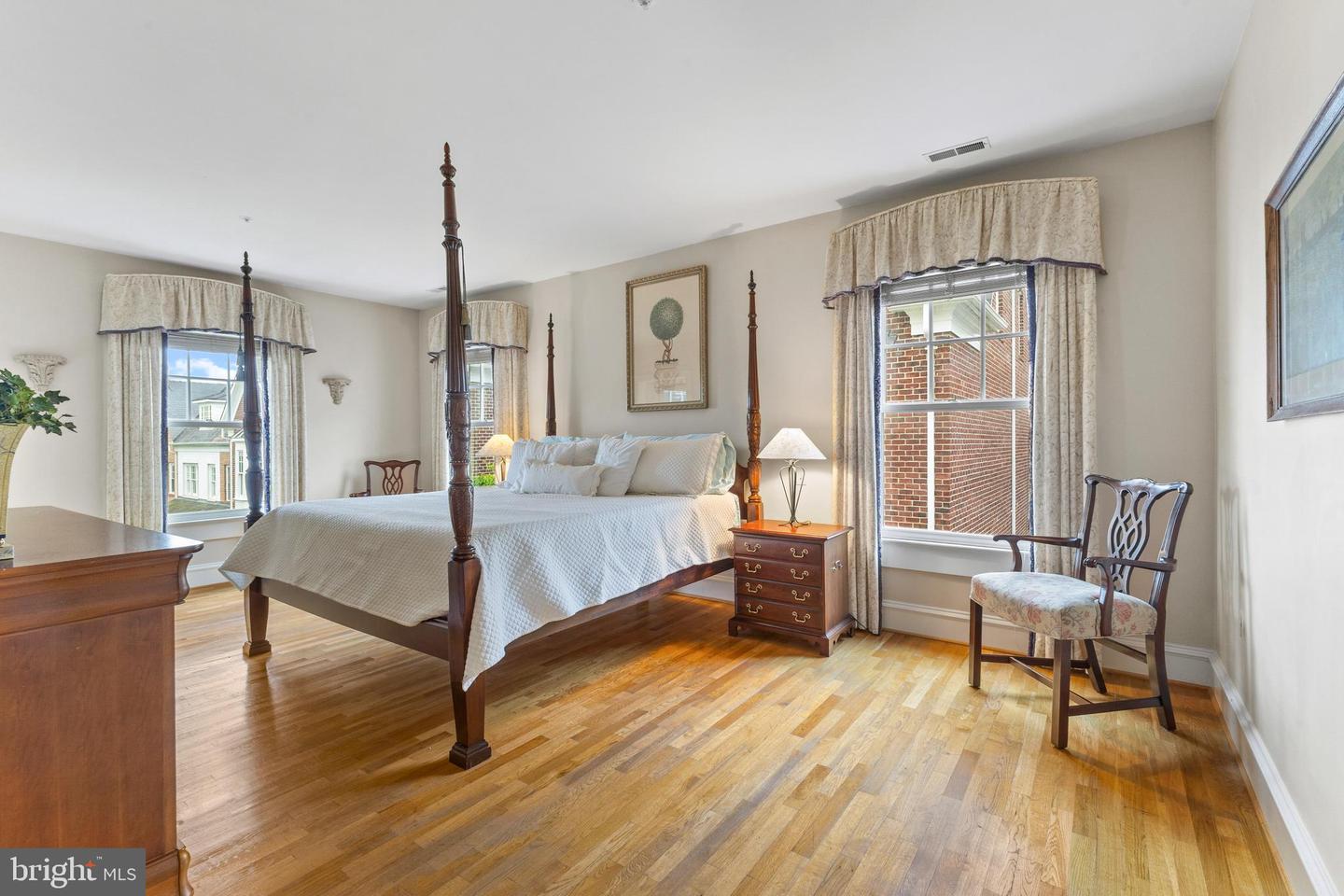 959 POWHATAN ST, ALEXANDRIA, Virginia 22314, 3 Bedrooms Bedrooms, ,3 BathroomsBathrooms,Residential,For sale,959 POWHATAN ST,VAAX2046724 MLS # VAAX2046724