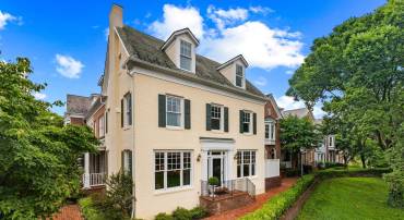 959 POWHATAN ST, ALEXANDRIA, Virginia 22314, 3 Bedrooms Bedrooms, ,3 BathroomsBathrooms,Residential,For sale,959 POWHATAN ST,VAAX2046724 MLS # VAAX2046724