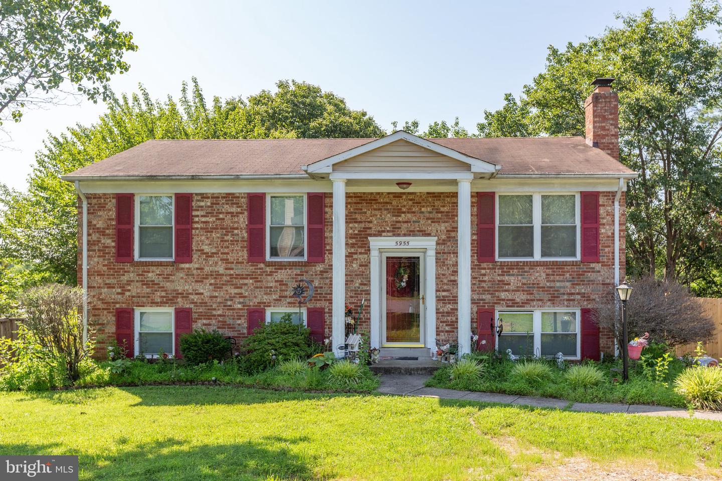 5955 PLUMWOOD LN, WOODBRIDGE, Virginia 22193, 4 Bedrooms Bedrooms, ,2 BathroomsBathrooms,Residential,For sale,5955 PLUMWOOD LN,VAPW2097866 MLS # VAPW2097866