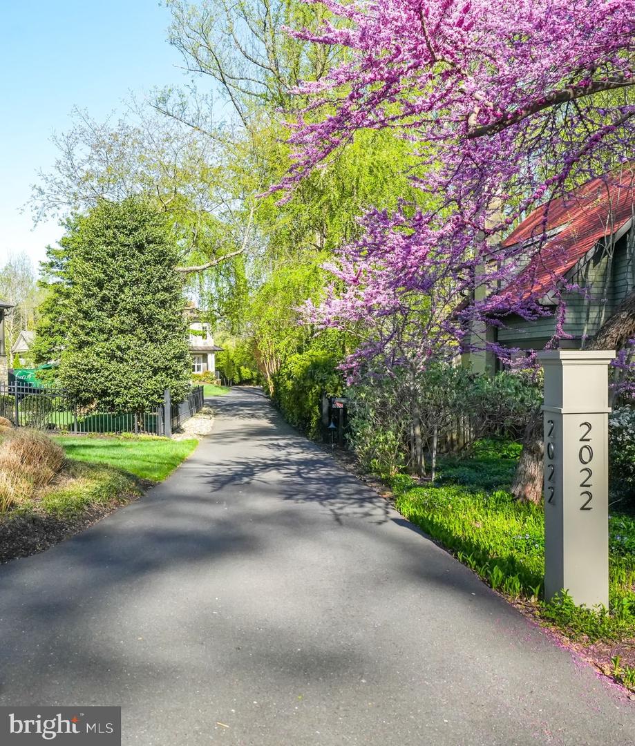 2022 ROCKINGHAM ST, MCLEAN, Virginia 22101, 6 Bedrooms Bedrooms, ,5 BathroomsBathrooms,Residential,For sale,2022 ROCKINGHAM ST,VAFX2250336 MLS # VAFX2250336